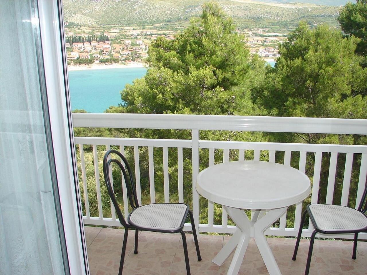 Apartments Mara - barbecue Trogir Bagian luar foto